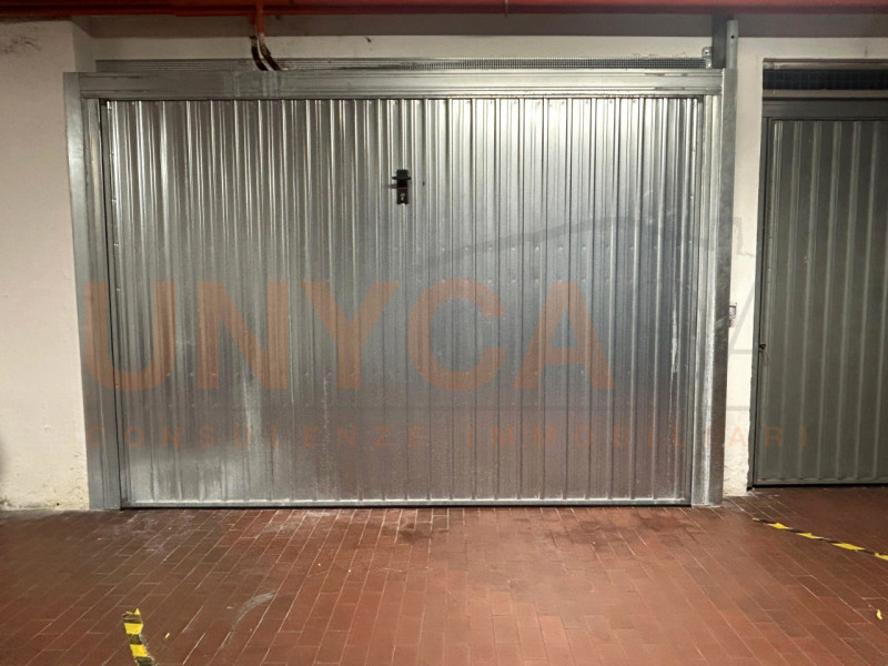 PADOVA – Proponiamo in vendita garage di 20 mq, situato nel cuore del centro storico di Padova, i...