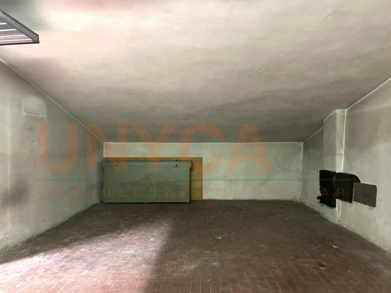 PADOVA – Proponiamo in vendita garage di 20 mq, situato nel cuore del centro storico di Padova, i...