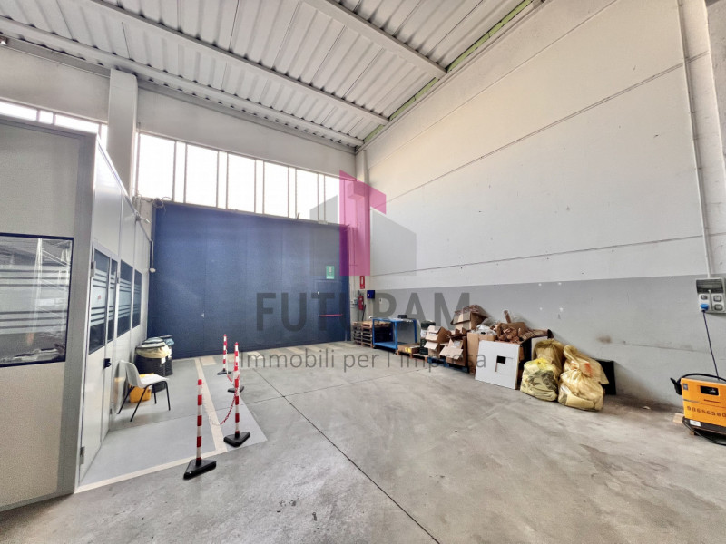 MONTECCHIO MAGGIORE - RIF.611FUTURAM - PER INFO 0444 310220

In posizione strategica e comoda ai ...