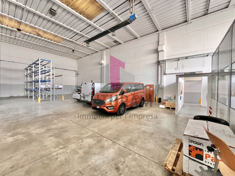 MONTECCHIO MAGGIORE - RIF.611FUTURAM - PER INFO 0444 310220

In posizione strategica e comoda ai ...