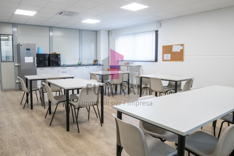 MONTECCHIO MAGGIORE - RIF.611FUTURAM - PER INFO 0444 310220

In posizione strategica e comoda ai ...