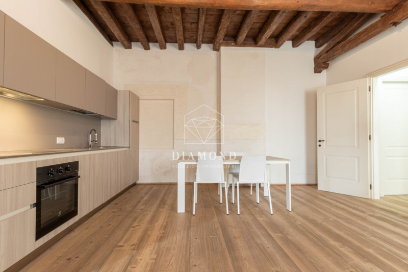 DISPONBIILE DA SUBITO.

Falzè di Trevignano: mini appartamento al piano primo senza ascensore, in...