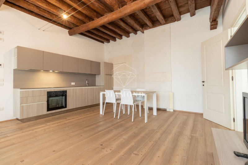 DISPONBIILE DA SUBITO.

Falzè di Trevignano: mini appartamento al piano primo senza ascensore, in...