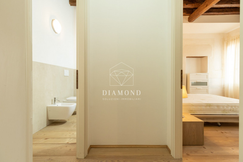 DISPONBIILE DA SUBITO.

Falzè di Trevignano: mini appartamento al piano primo senza ascensore, in...