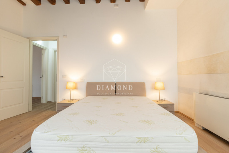 DISPONBIILE DA SUBITO.

Falzè di Trevignano: mini appartamento al piano primo senza ascensore, in...