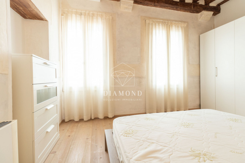 DISPONBIILE DA SUBITO.

Falzè di Trevignano: mini appartamento al piano primo senza ascensore, in...