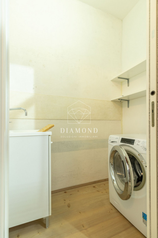 DISPONBIILE DA SUBITO.

Falzè di Trevignano: mini appartamento al piano primo senza ascensore, in...