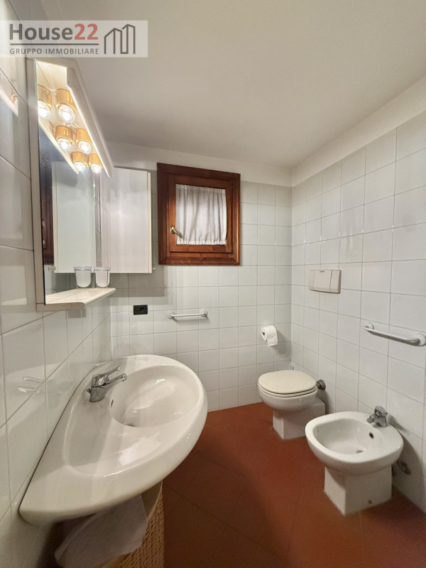 CENTRO STORICO VICENZA. In pieno centro storico in curata palazzina d'epoca proponiamo in affitto...