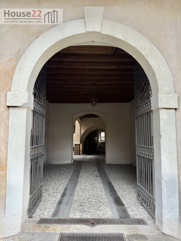 CENTRO STORICO VICENZA. In pieno centro storico in curata palazzina d'epoca proponiamo in affitto...