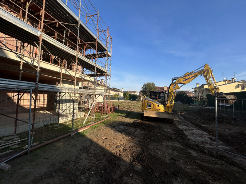 Vivete l’emozione di abitare in un attico che unisce eleganza, comfort e spazi esterni unici, in ...