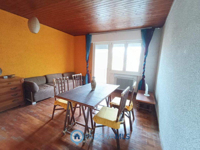 Immobile in esclusiva al Gruppo Padova MLS
Padova in zona Fiera comoda agli istituti universitari...