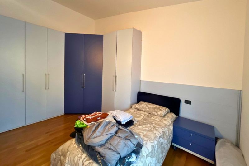 A pochi passi dal centro storico di Vicenza, proponiamo in vendita un esclusivo attico di circa 2...