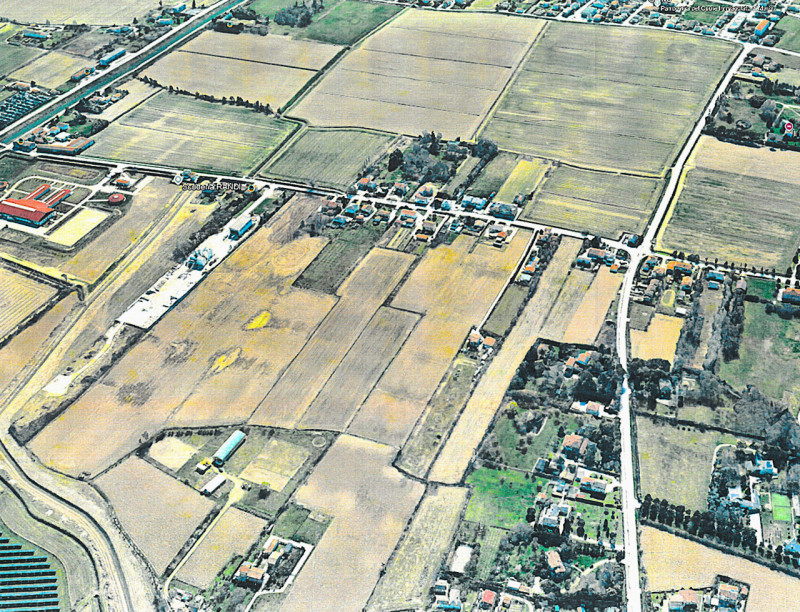 Proponiamo, a Giarre di Abano Terme, un terreno agricolo di 8.097 mq con accesso da strada princi...