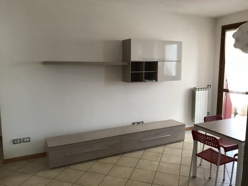 VIGONZA CENTRO, all'interno del "Residence Le Villette", luminoso APPARTAMENTO trilocale, ATTUALM...