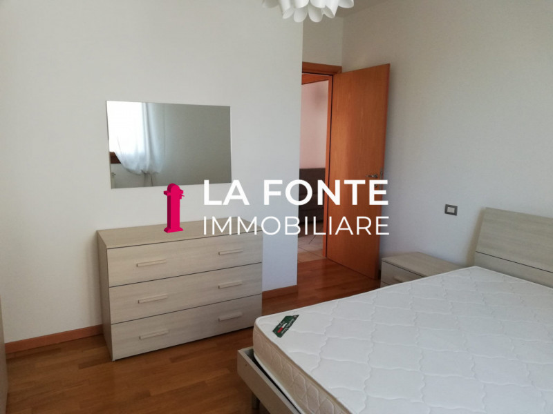 VIGONZA CENTRO, all'interno del "Residence Le Villette", luminoso APPARTAMENTO trilocale, ATTUALM...