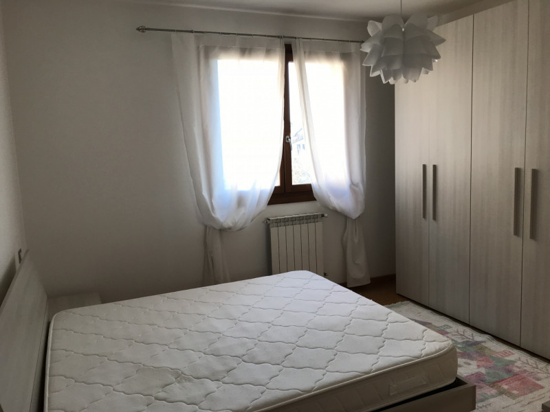 VIGONZA CENTRO, all'interno del "Residence Le Villette", luminoso APPARTAMENTO trilocale, ATTUALM...