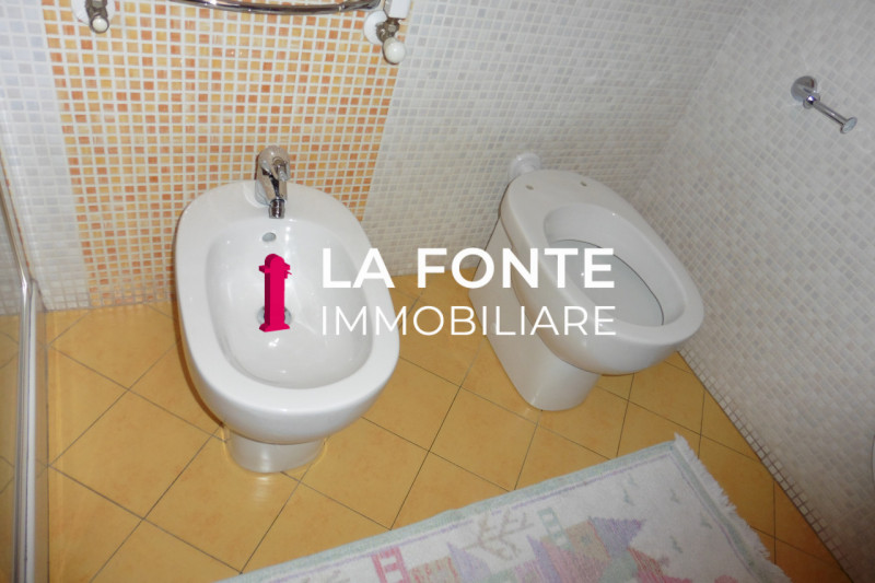 VIGONZA CENTRO, all'interno del "Residence Le Villette", luminoso APPARTAMENTO trilocale, ATTUALM...