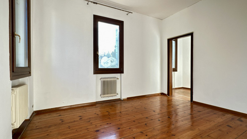 In contesto residenziale di pregio, in zona particolarmente interessante, ovvero nell'immediato f...