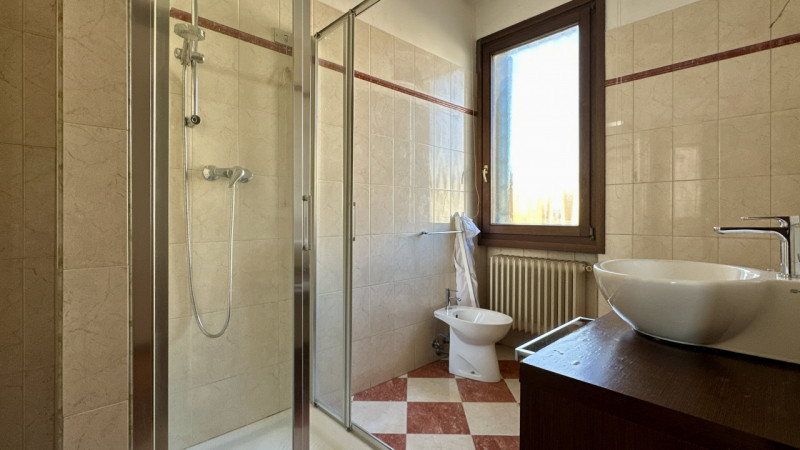 In contesto residenziale di pregio, in zona particolarmente interessante, ovvero nell'immediato f...