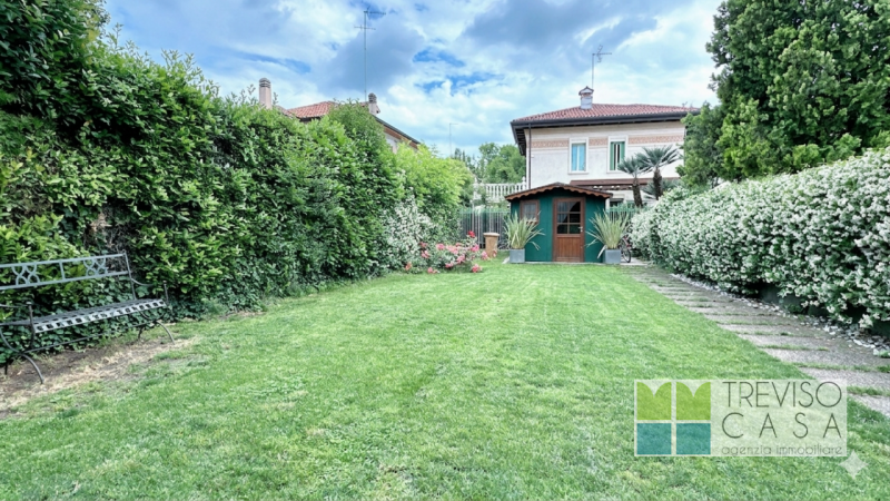 In contesto residenziale di pregio, in zona particolarmente interessante, ovvero nell'immediato f...