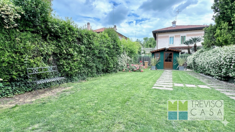 In contesto residenziale di pregio, in zona particolarmente interessante, ovvero nell'immediato f...
