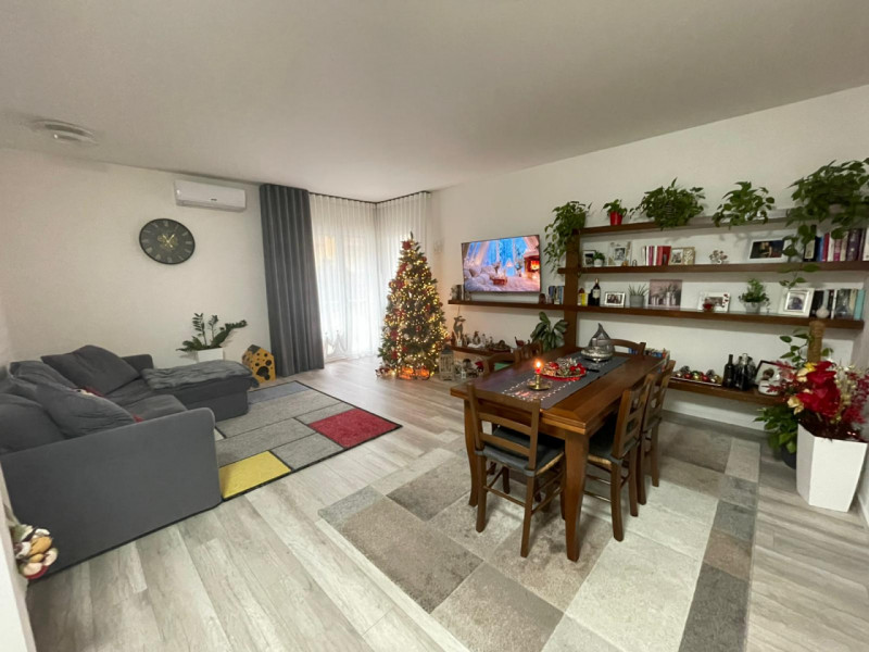 Scopri il tuo nuovo rifugio nel cuore di Selvazzano Dentro, precisamente nella rinomata zona di S...