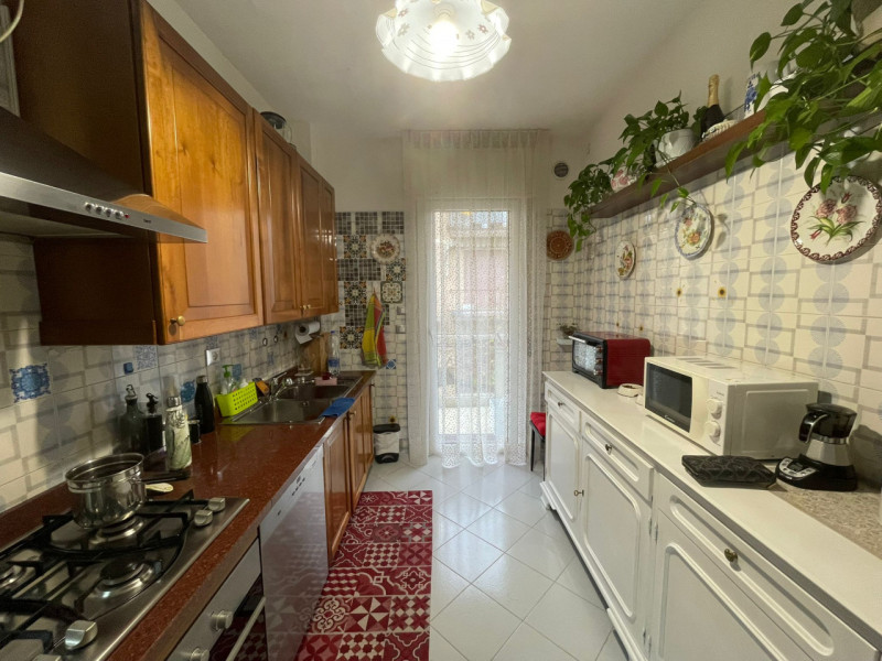 Scopri il tuo nuovo rifugio nel cuore di Selvazzano Dentro, precisamente nella rinomata zona di S...