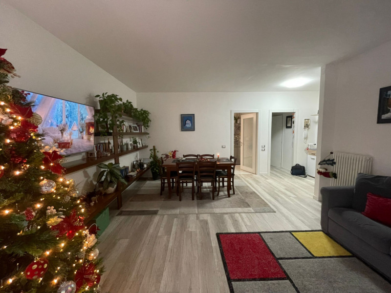 Scopri il tuo nuovo rifugio nel cuore di Selvazzano Dentro, precisamente nella rinomata zona di S...