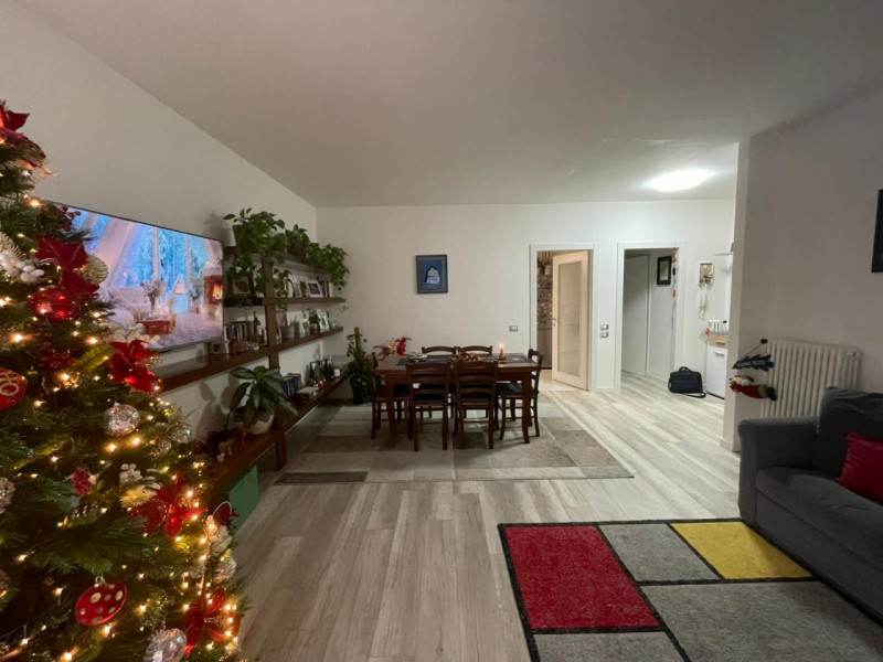 Scopri il tuo nuovo rifugio nel cuore di Selvazzano Dentro, precisamente nella rinomata zona di S...