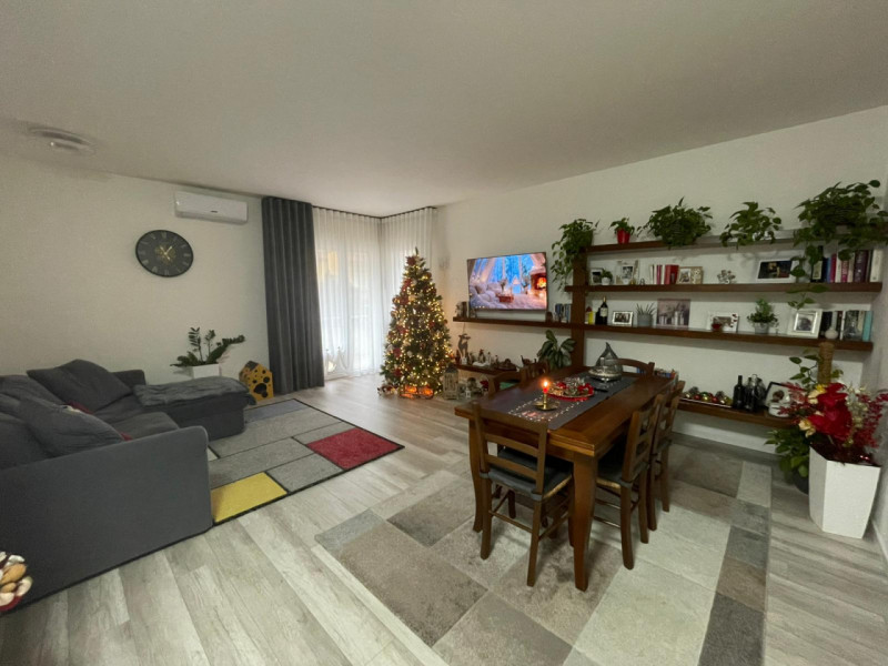 Scopri il tuo nuovo rifugio nel cuore di Selvazzano Dentro, precisamente nella rinomata zona di S...