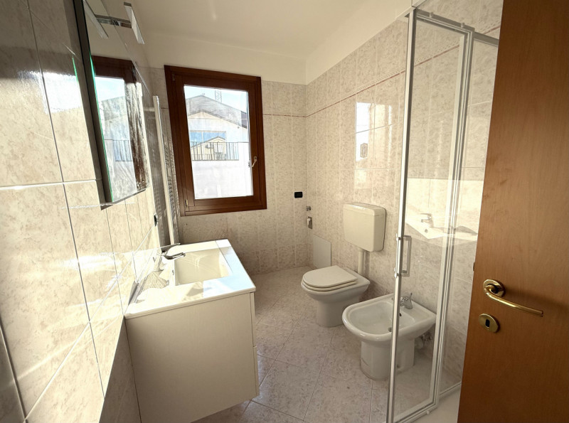 (Per INFO Roberto 3888920530) Scopri questo delizioso Bilocale situato nel cuore di Montebelluna....