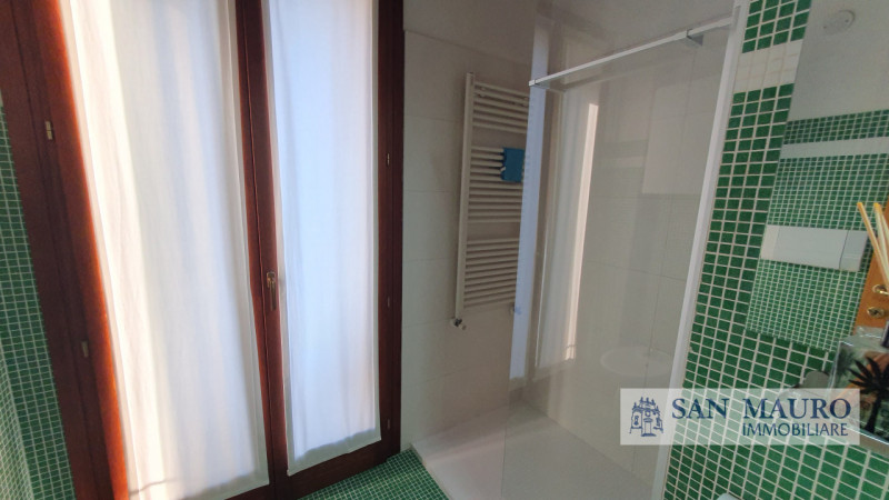 VICENZA - Centro Storico: ampio MINI APPARTAMENTO parzialmente arredato al secondo piano con asce...