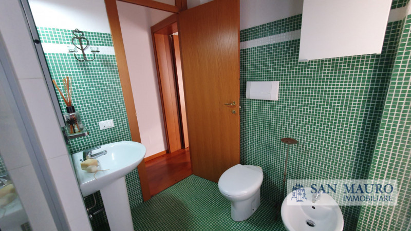 VICENZA - Centro Storico: ampio MINI APPARTAMENTO parzialmente arredato al secondo piano con asce...