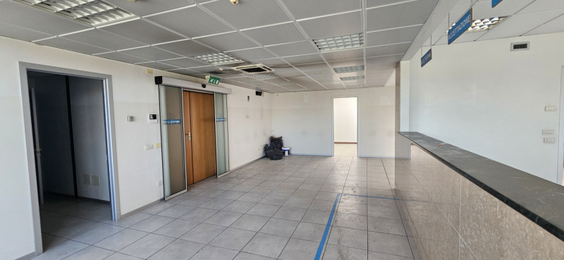 Riferimento per l'Agenzia AU1001 VIGONZA CENTRO. Ufficio in locazione. Scopri questa straordinari...