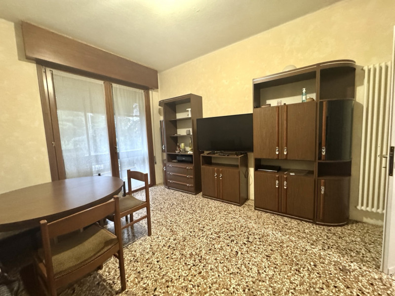 BICAMERE PARZIALMENTE RISTRUTTURATO

Vicenza - Appartamento bicamere -Trattative riservate Immobi...