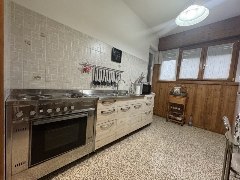 BICAMERE PARZIALMENTE RISTRUTTURATO

Vicenza - Appartamento bicamere -Trattative riservate Immobi...