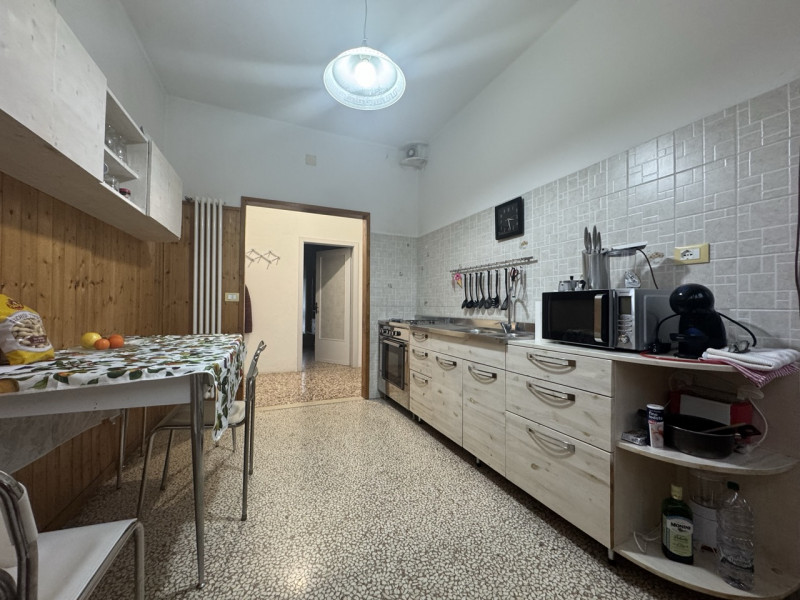 BICAMERE PARZIALMENTE RISTRUTTURATO

Vicenza - Appartamento bicamere -Trattative riservate Immobi...