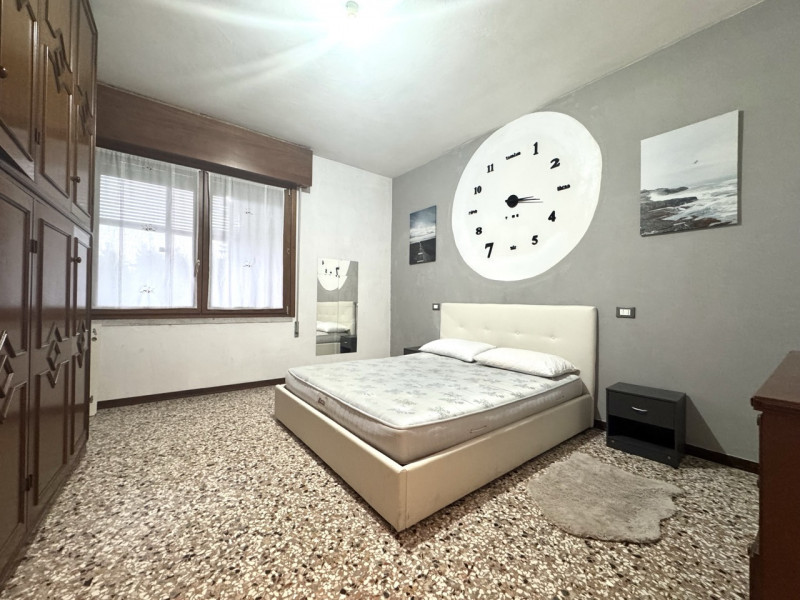 BICAMERE PARZIALMENTE RISTRUTTURATO

Vicenza - Appartamento bicamere -Trattative riservate Immobi...