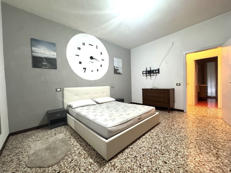 BICAMERE PARZIALMENTE RISTRUTTURATO

Vicenza - Appartamento bicamere -Trattative riservate Immobi...