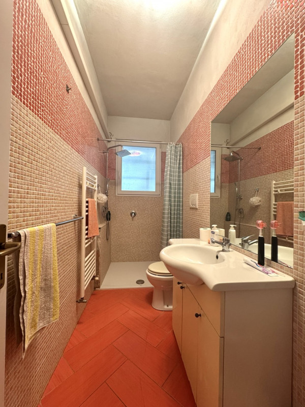 BICAMERE PARZIALMENTE RISTRUTTURATO

Vicenza - Appartamento bicamere -Trattative riservate Immobi...