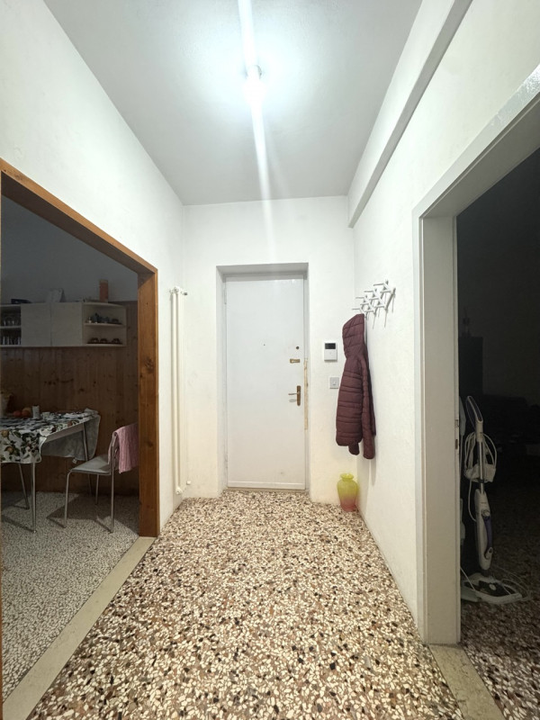 BICAMERE PARZIALMENTE RISTRUTTURATO

Vicenza - Appartamento bicamere -Trattative riservate Immobi...