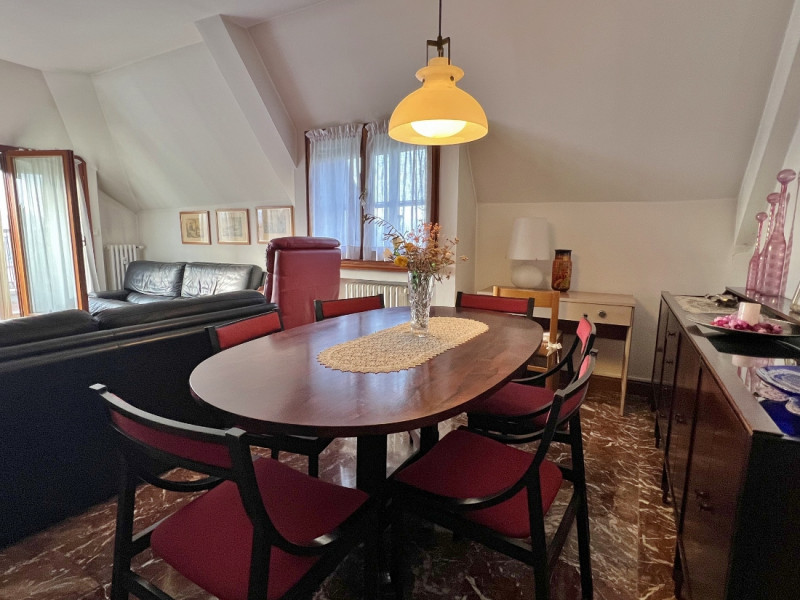 BELLISSIMO ULTIMO PIANO IN VENDITA NEL CUORE DI SANTA BERTILLA – 6° PIANO CON GARAGE E CANTINA – ...