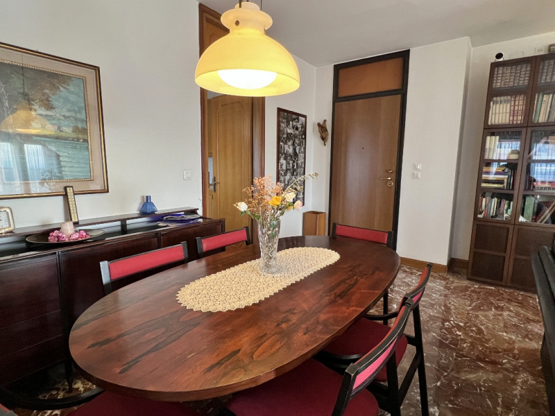 BELLISSIMO ULTIMO PIANO IN VENDITA NEL CUORE DI SANTA BERTILLA – 6° PIANO CON GARAGE E CANTINA – ...