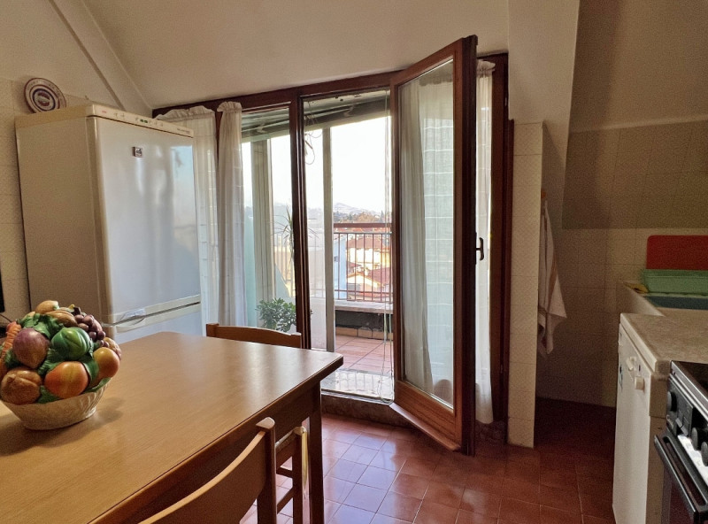 BELLISSIMO ULTIMO PIANO IN VENDITA NEL CUORE DI SANTA BERTILLA – 6° PIANO CON GARAGE E CANTINA – ...