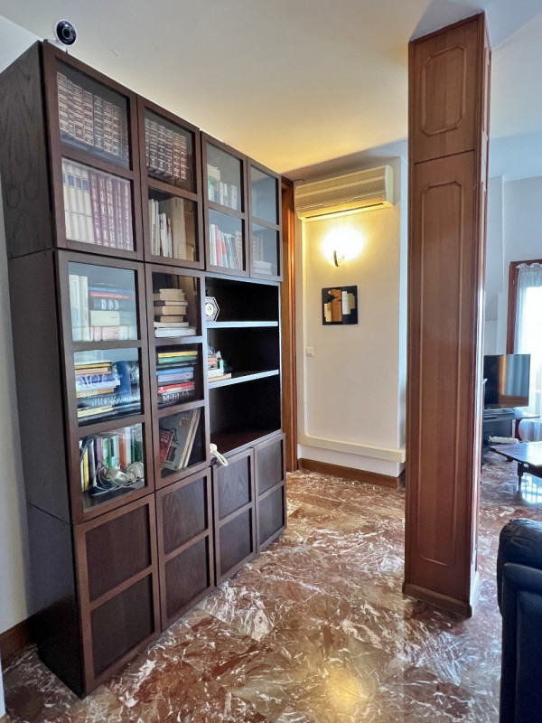 BELLISSIMO ULTIMO PIANO IN VENDITA NEL CUORE DI SANTA BERTILLA – 6° PIANO CON GARAGE E CANTINA – ...