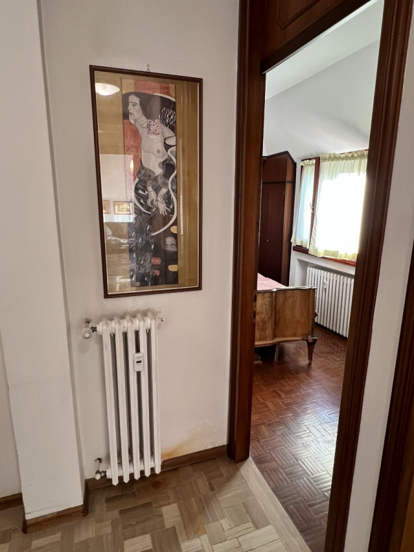 BELLISSIMO ULTIMO PIANO IN VENDITA NEL CUORE DI SANTA BERTILLA – 6° PIANO CON GARAGE E CANTINA – ...