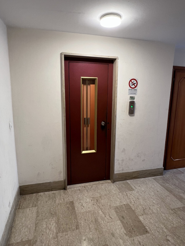 BELLISSIMO ULTIMO PIANO IN VENDITA NEL CUORE DI SANTA BERTILLA – 6° PIANO CON GARAGE E CANTINA – ...