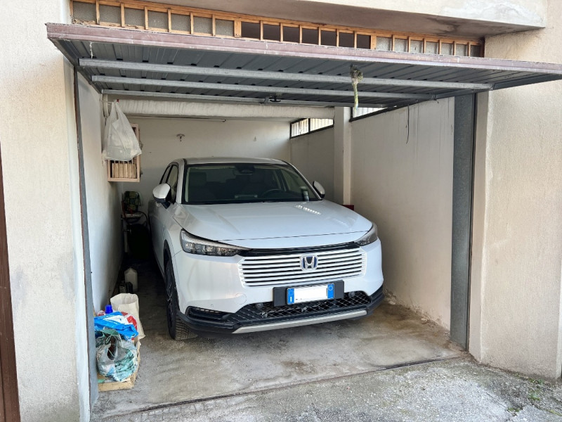 BELLISSIMO ULTIMO PIANO IN VENDITA NEL CUORE DI SANTA BERTILLA – 6° PIANO CON GARAGE E CANTINA – ...