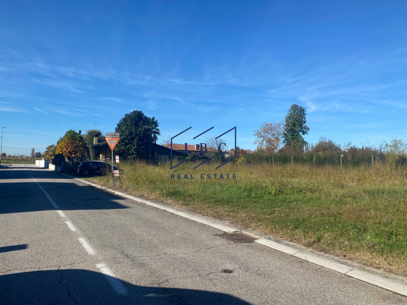 FRATTINA DI PRAVISDOMINI (PN)
A Frattina di Pravisdomini in zona residenziale, proponiamo in vend...