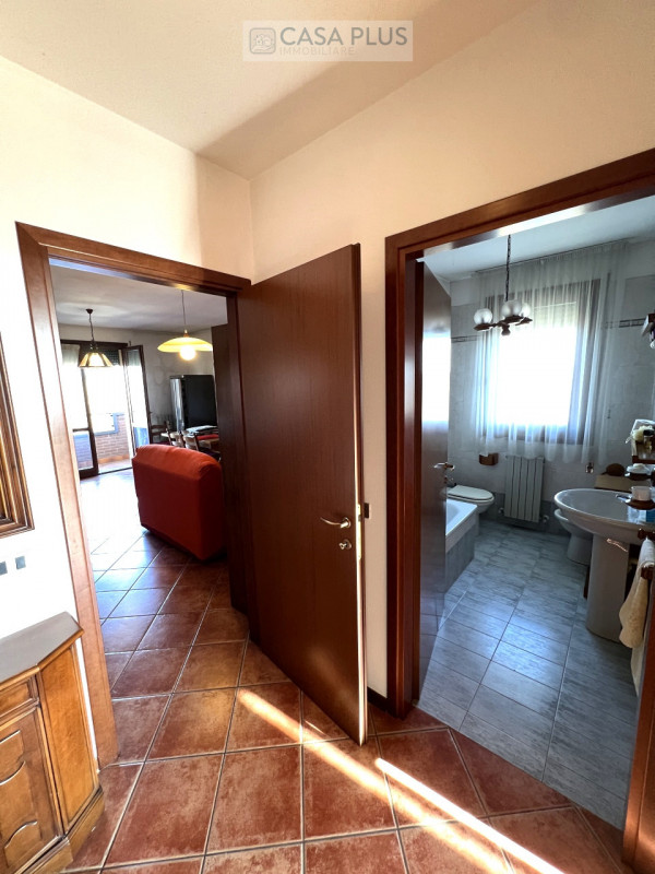 NOSTRA ESCLUSIVA- Proponiamo in vendita un appartamento bicamere situato nel comune di Tombolo, i...